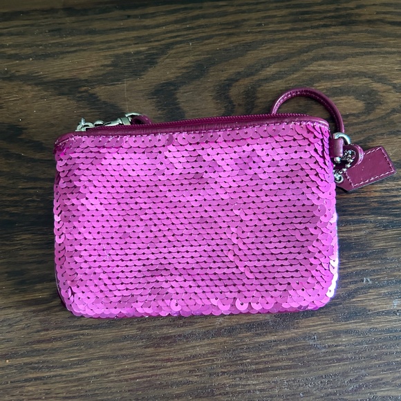 Coach Poppy Hot Pink Magenta Heart Sequin Zipper Wristlet - Picture 2 of 8